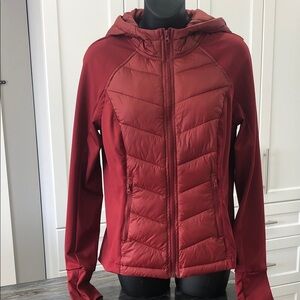 Reitmans Active Burgundy Hooded Lightweight Jacket – Women’s Size Small